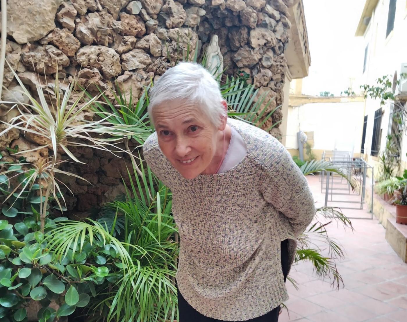 Janice en el patio del Cottolengo de Málaga
