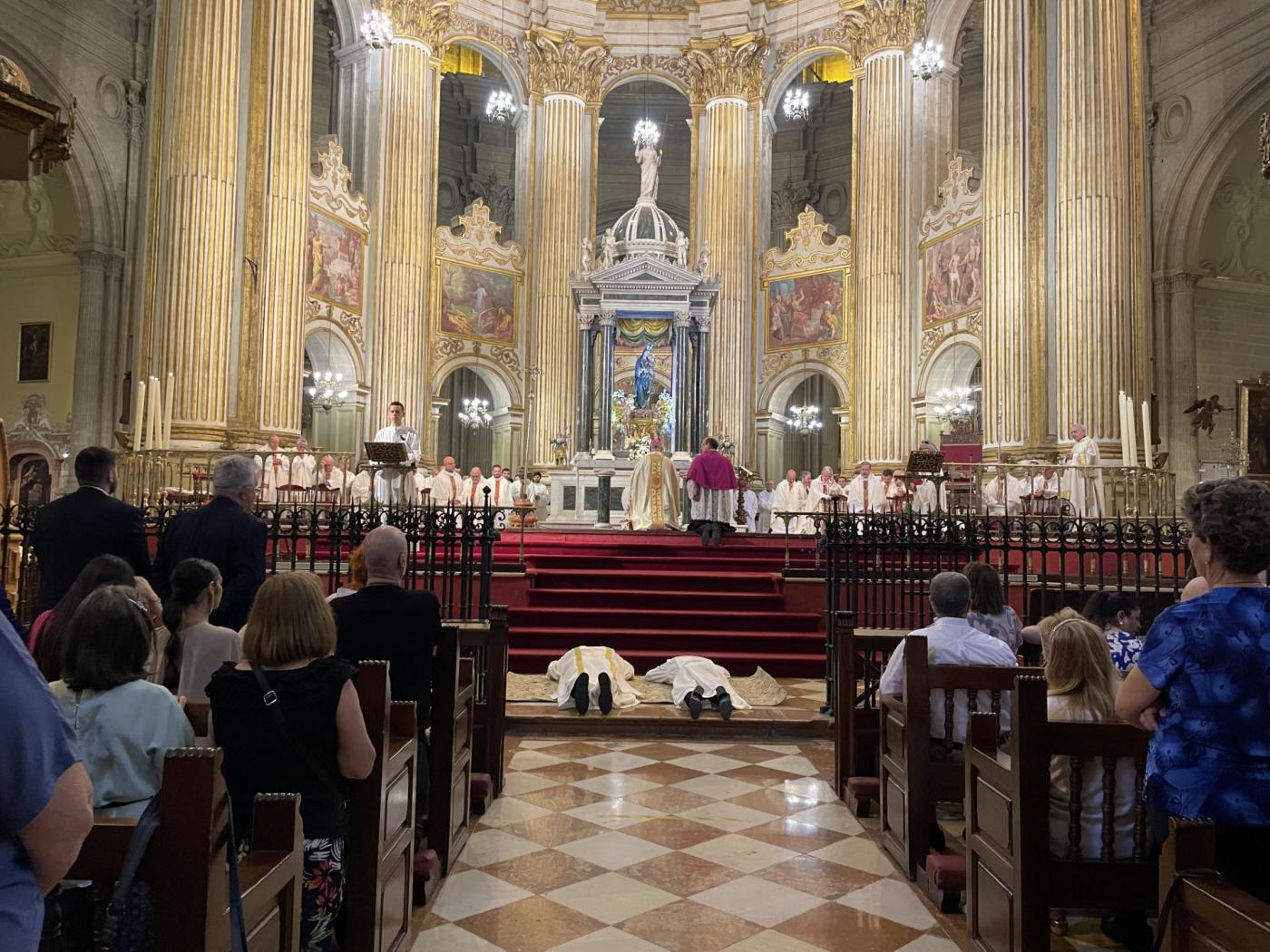 ¿Sabías quién celebra su aniversario sacerdotal en este mes?
