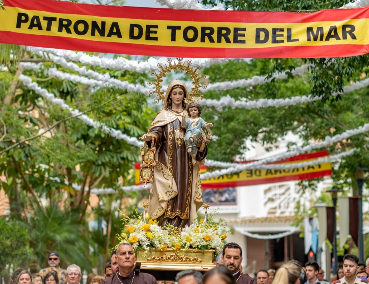 «El patronazgo ha sido un regalo a la devoción de Torre del Mar por la Virgen del Carmen»