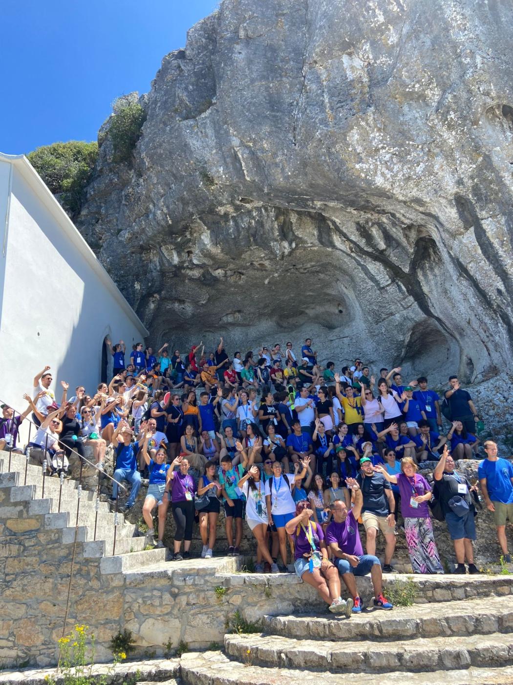 Grupo de Unidad Pastoral San Francisco de Asís, a su llegada a la Gruta de la Virgen de la Estrella