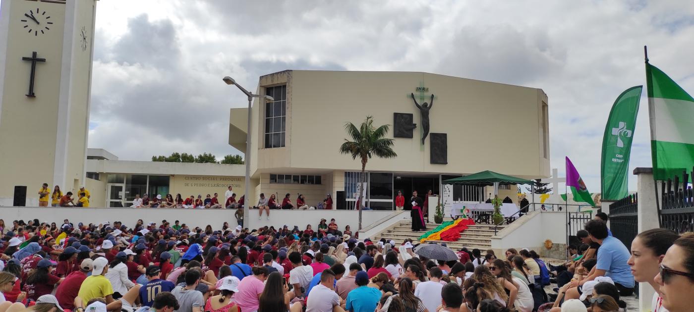 Una mañana de catequesis, confesión y Eucaristía, y una tarde de concierto