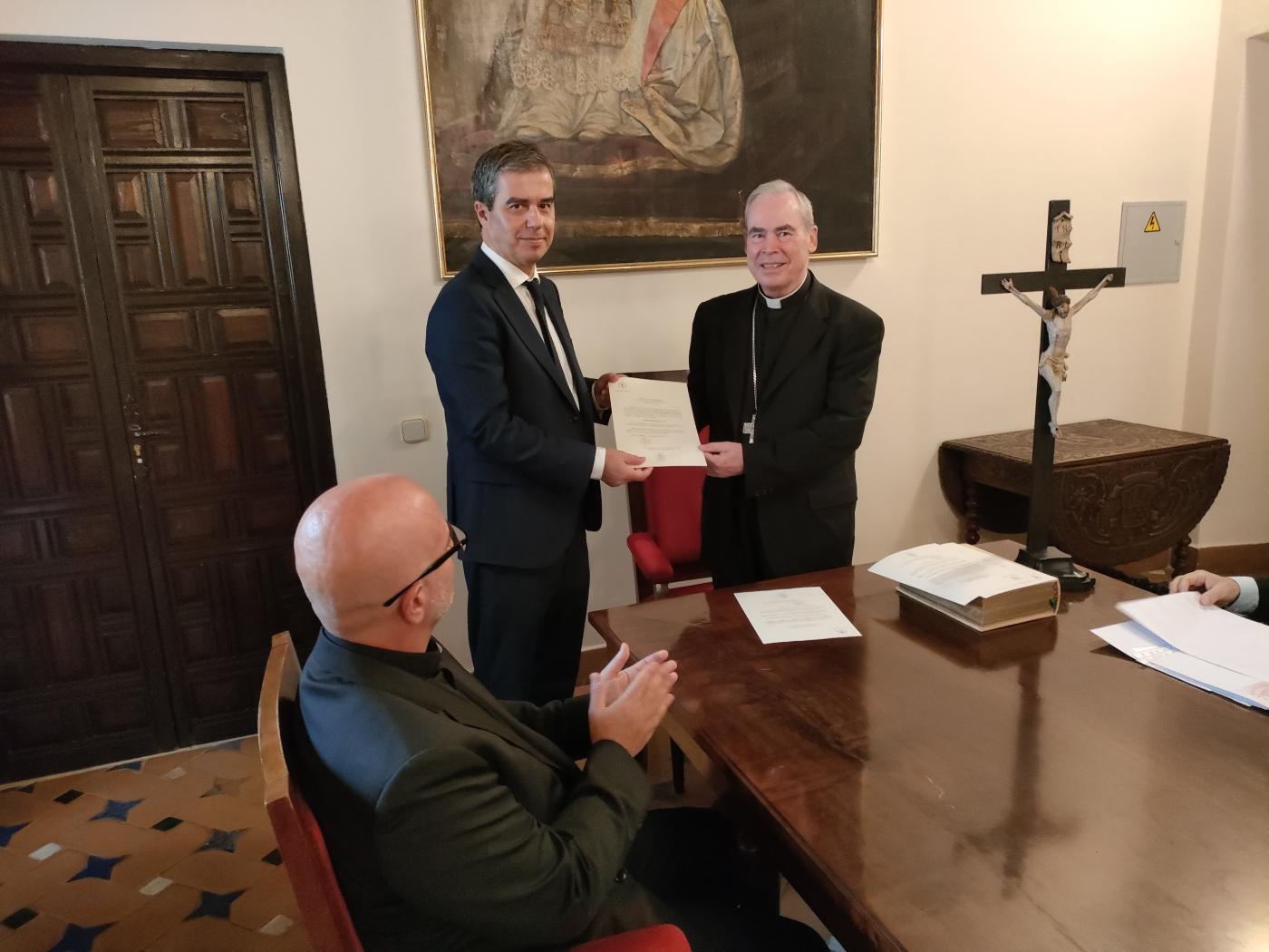 Marcos Balboteo recibe su nombramiento como nuevo ecónomo diocesano