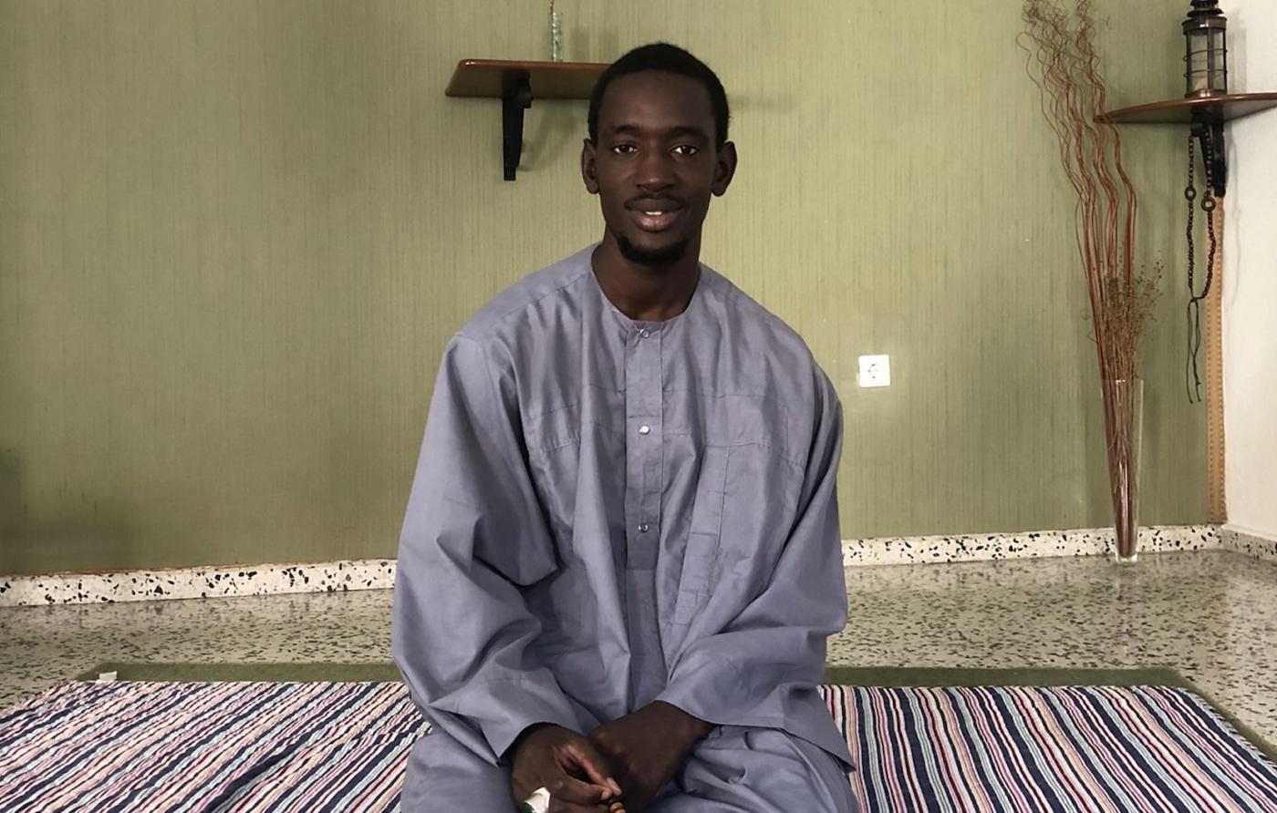 Mohamed Ndoye: «Cuatro personas murieron en la patera en la que viajaba»