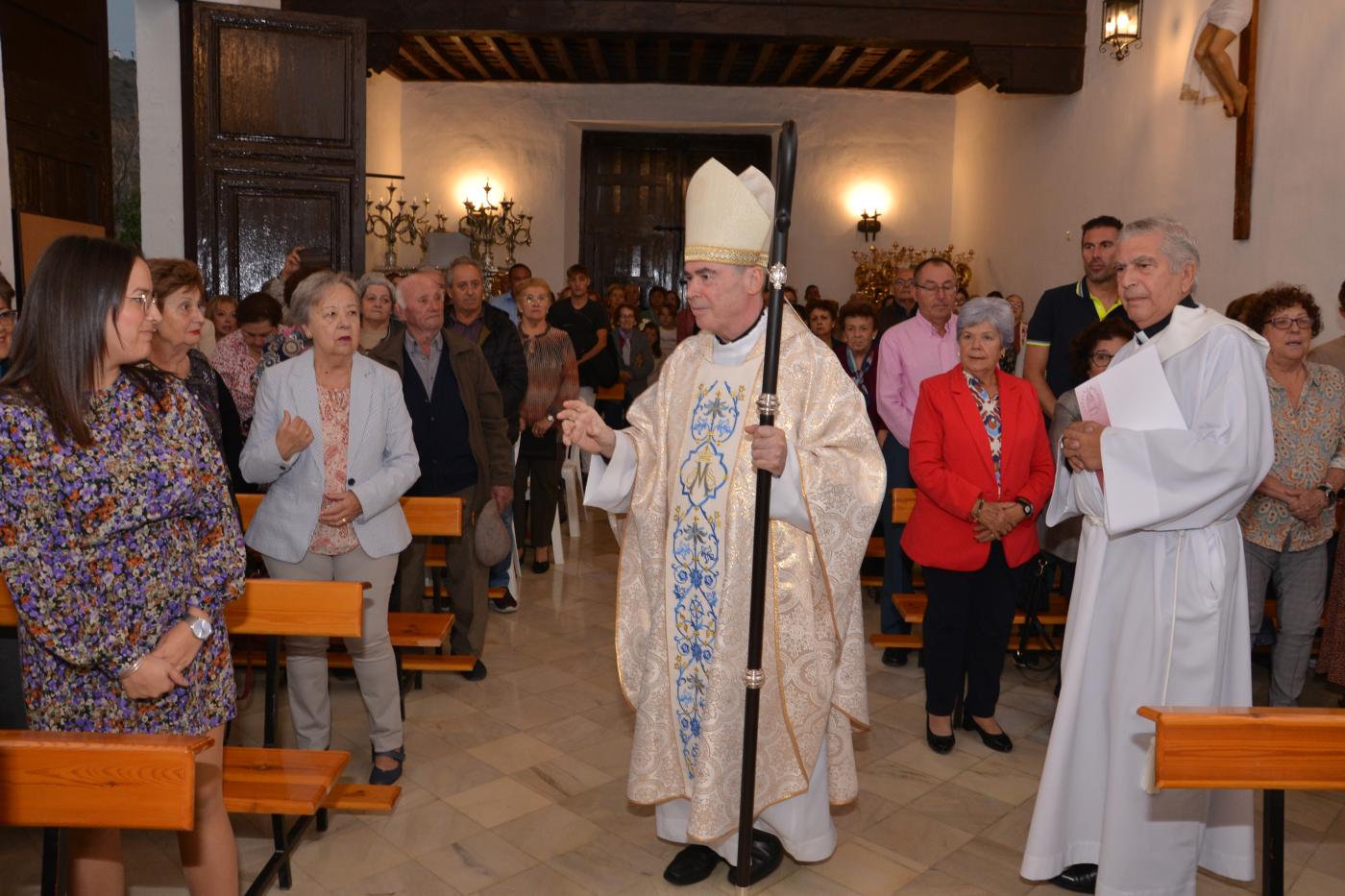 Mons. Catalá bendice la ermita de la Virgen de las Nieves de Torrox tras su restauración