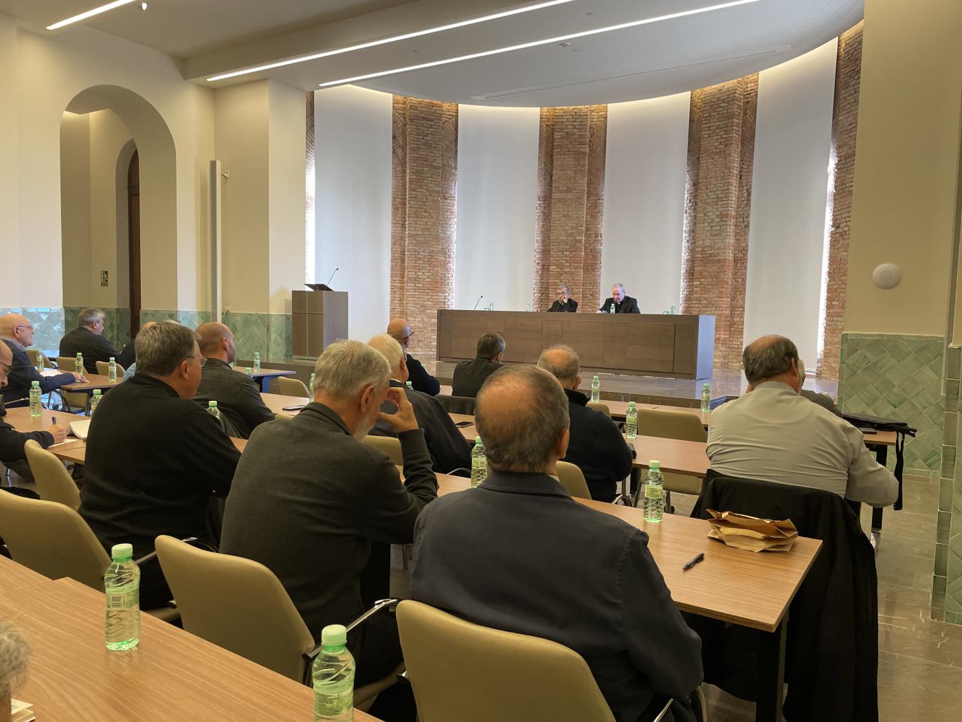 Mons. Argüello: «En el cambio de época se remueven los pilares de lo humano»