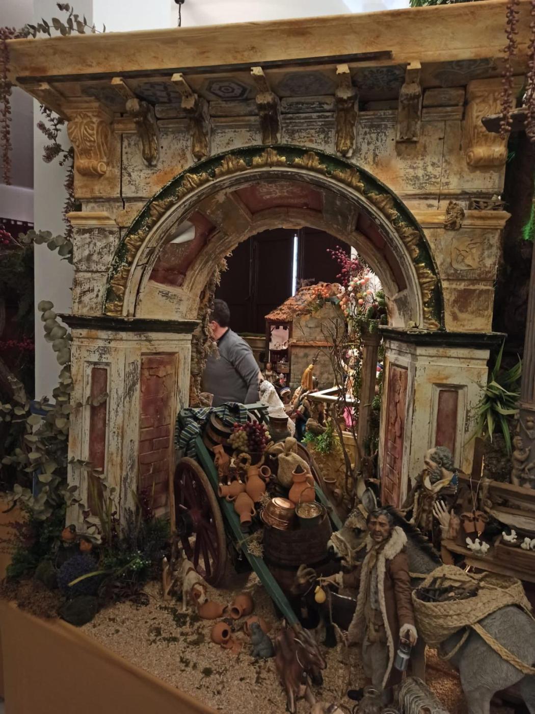 La parroquia de Fátima inaugura un Belén napolitano