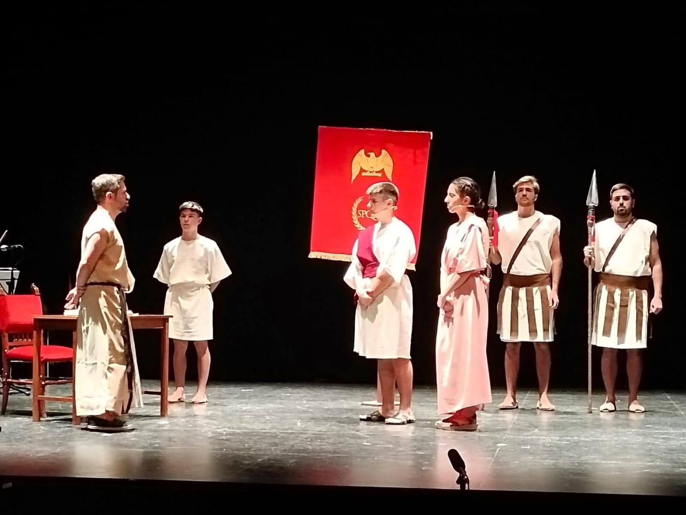 La vida de los santos Ciriaco y Paula, a ritmo de gospel, country, rock y pop