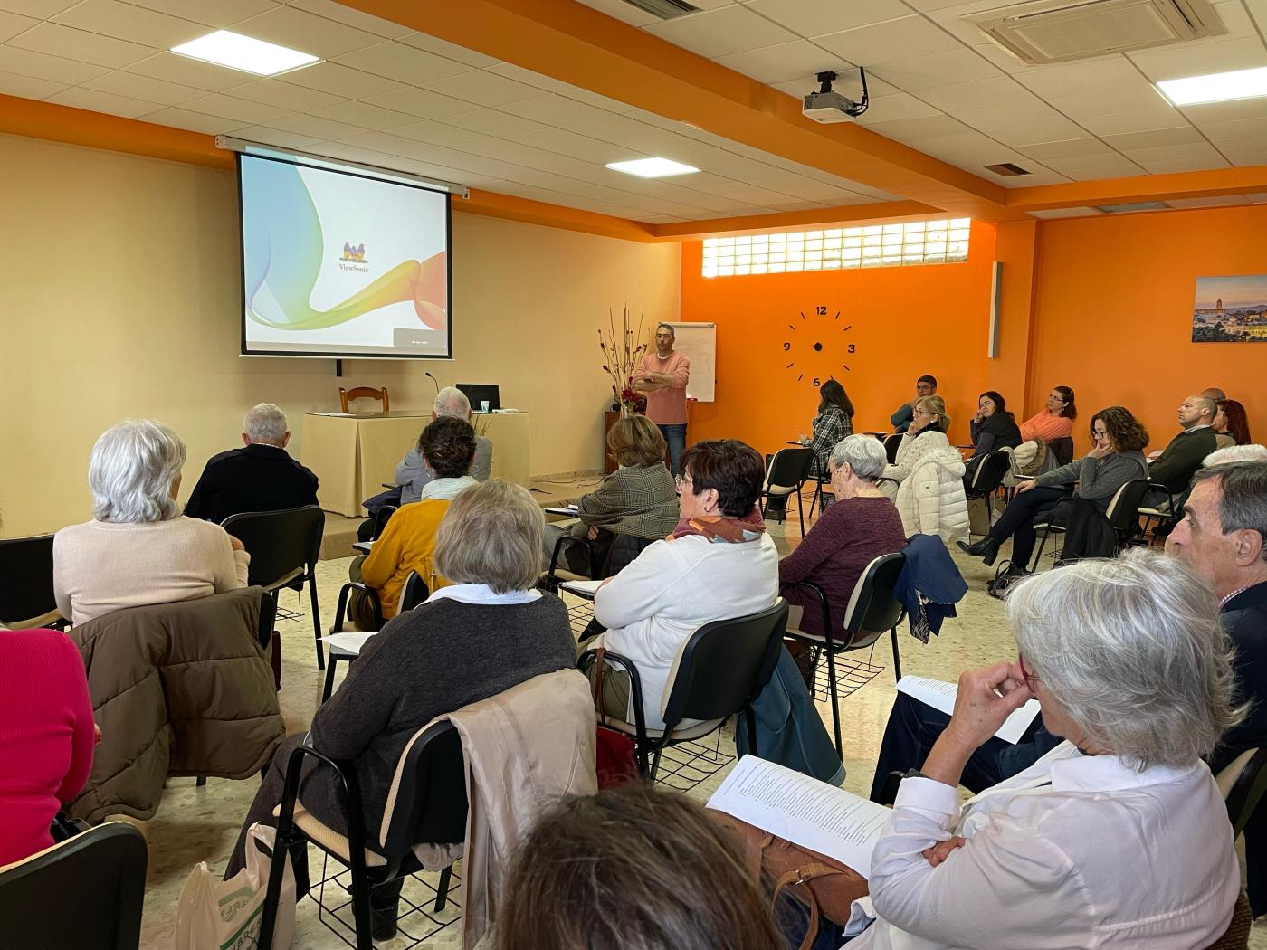 Monitores y profesores de la Escuela Teológica se ponen al día