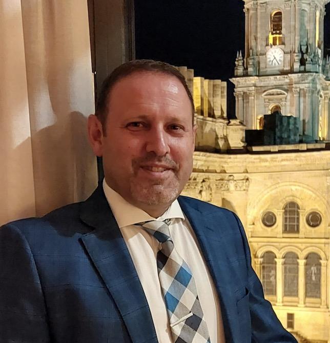 Mª Carmen Burgos: «Lo mejor de ser profesora de Religión es transmitir a los alumnos que Dios nos ama infinitamente»