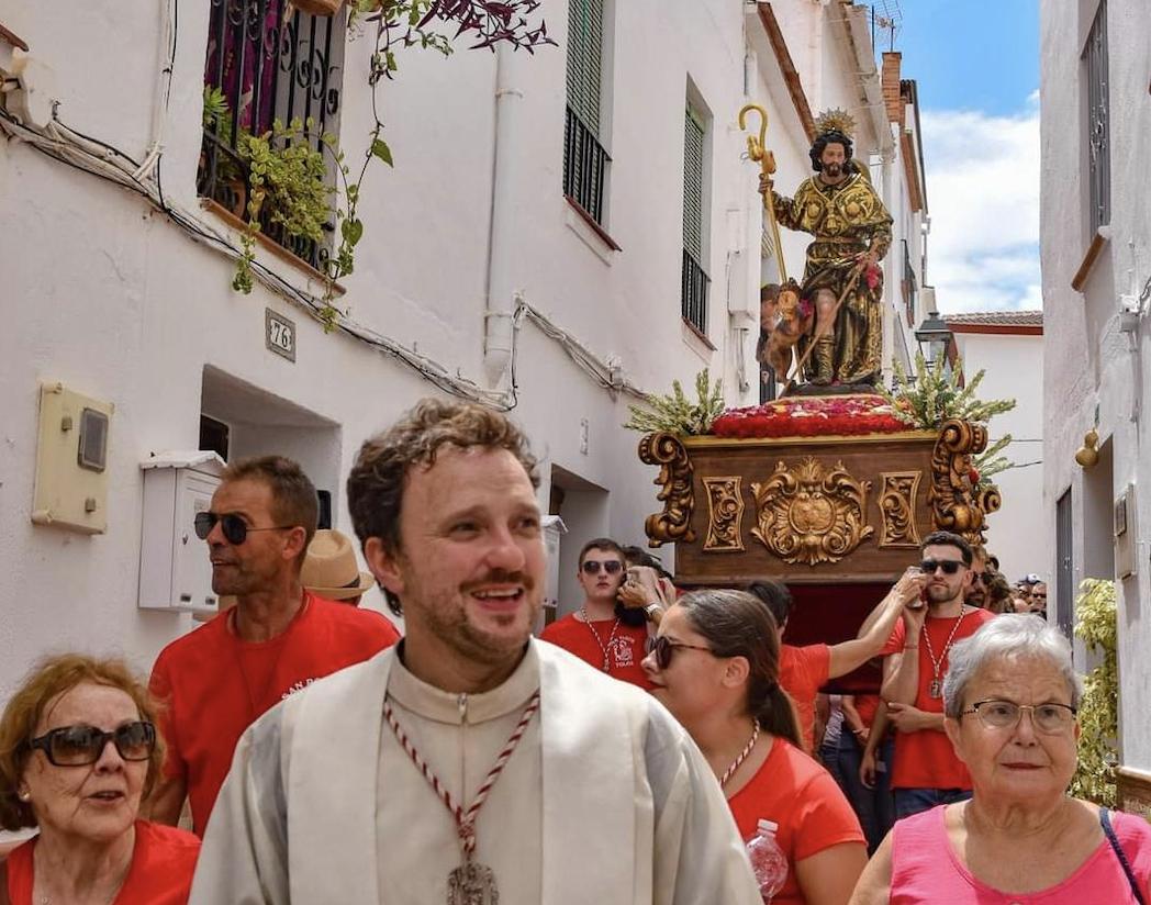 José Luis Bellón, durante la procesión de San Roque, en Tolox