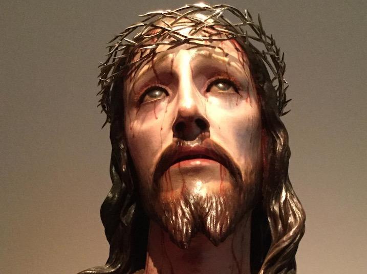 «Nos detenemos a contemplar la imagen del Cristo de las Lágrimas»