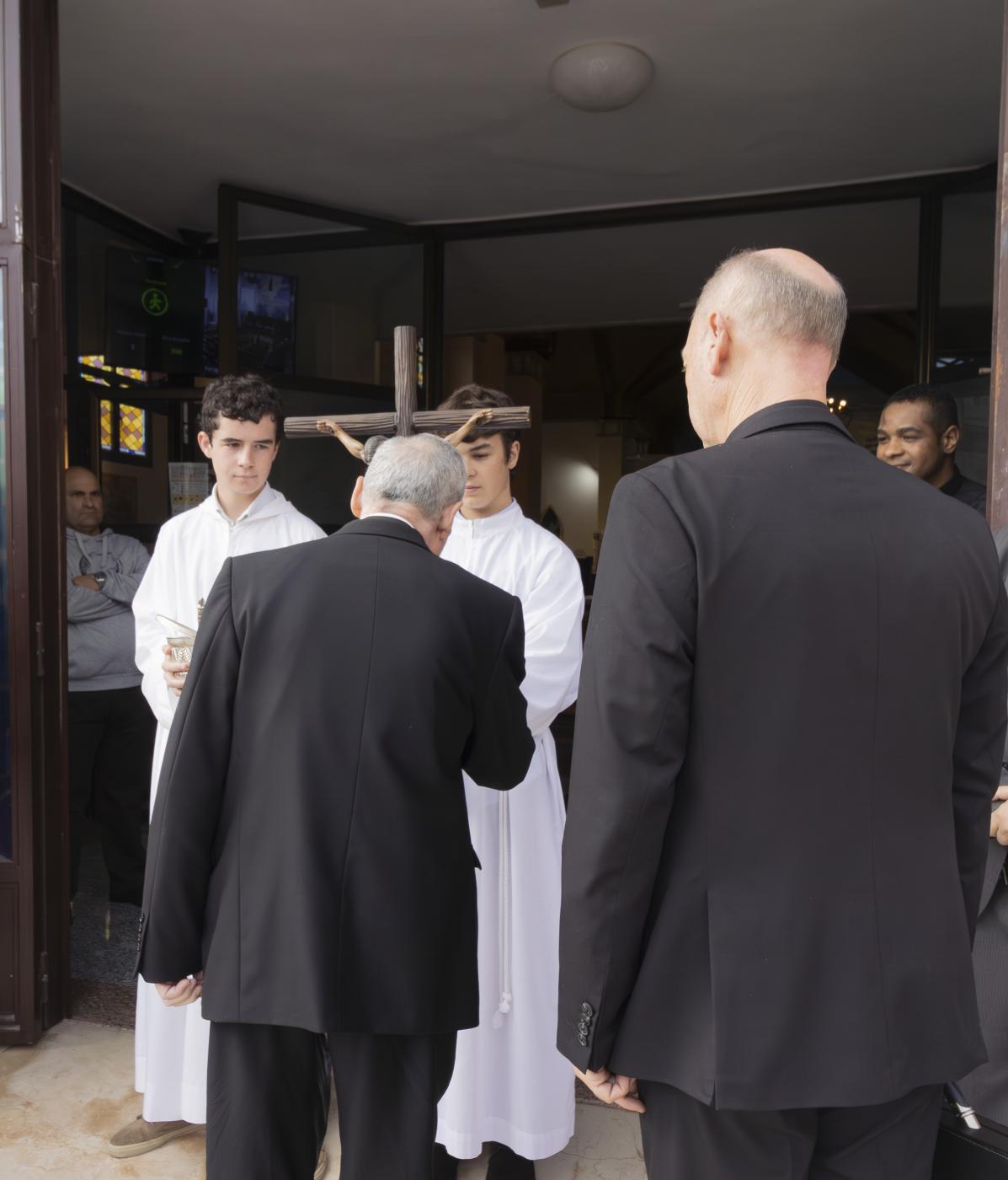 Los niños de Benalmádena preguntan al Sr. Obispo en su Visita Pastoral