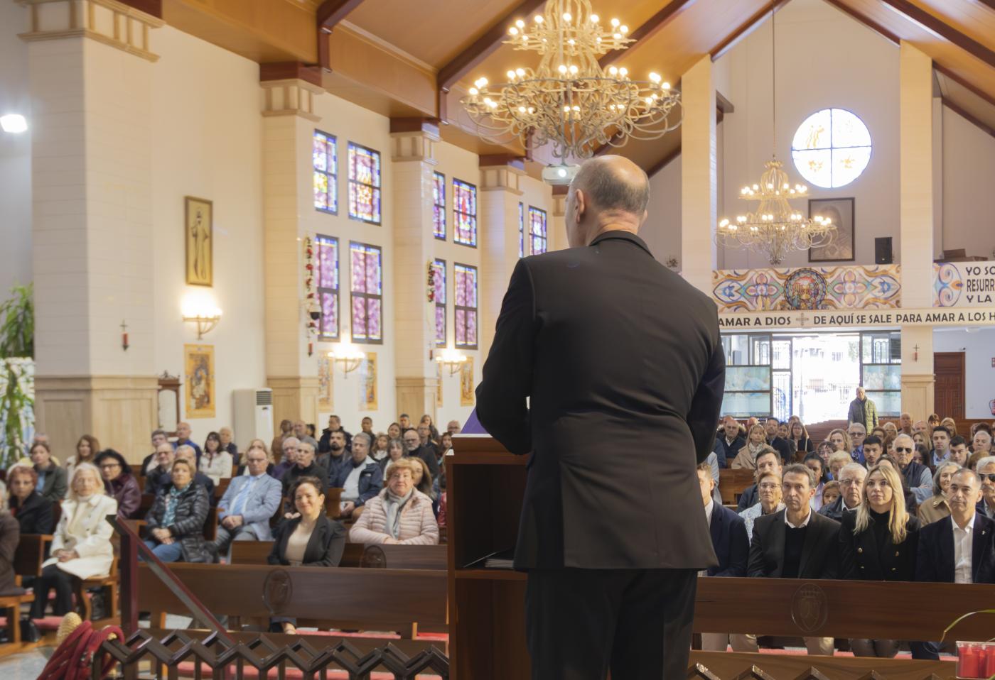 Los niños de Benalmádena preguntan al Sr. Obispo en su Visita Pastoral