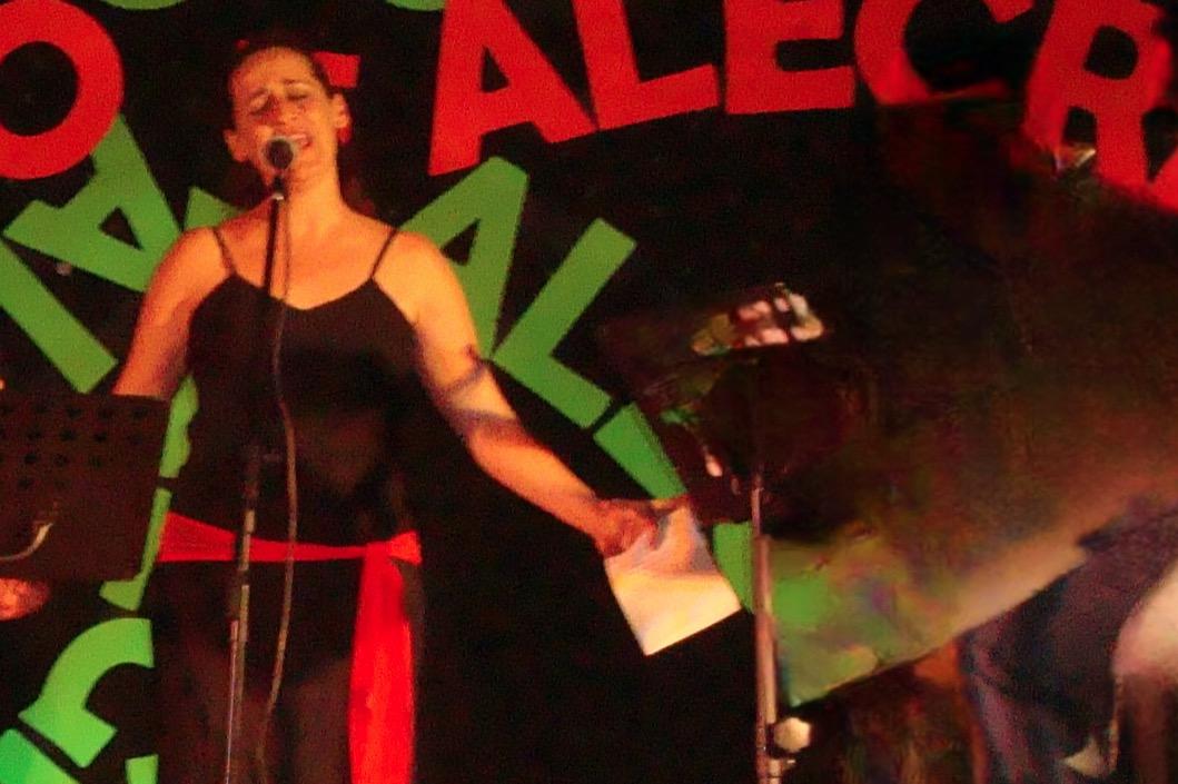 Nos rezamos cantando, con Almudena