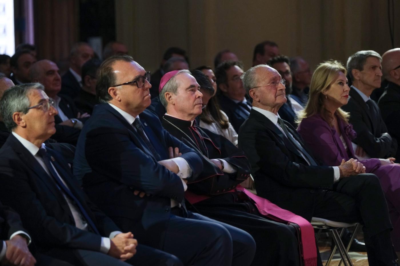 Durante el acto de la primera viga del tejado de la Catedral // F. SILVA