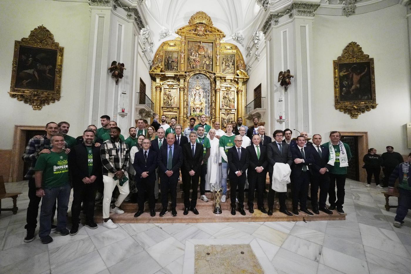 Unicaja ofrece su título de la Champions a la Virgen de la Victoria