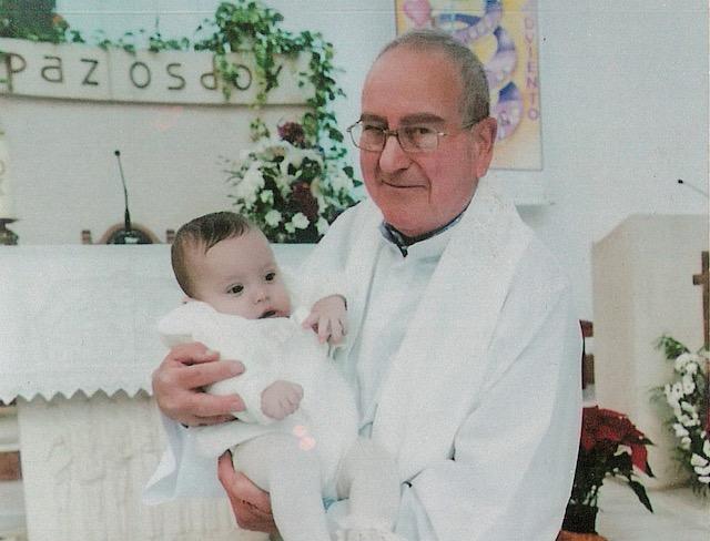Ordenados en la Catedral, en un convento, en la iglesia del pueblo y en un estadio de fútbol