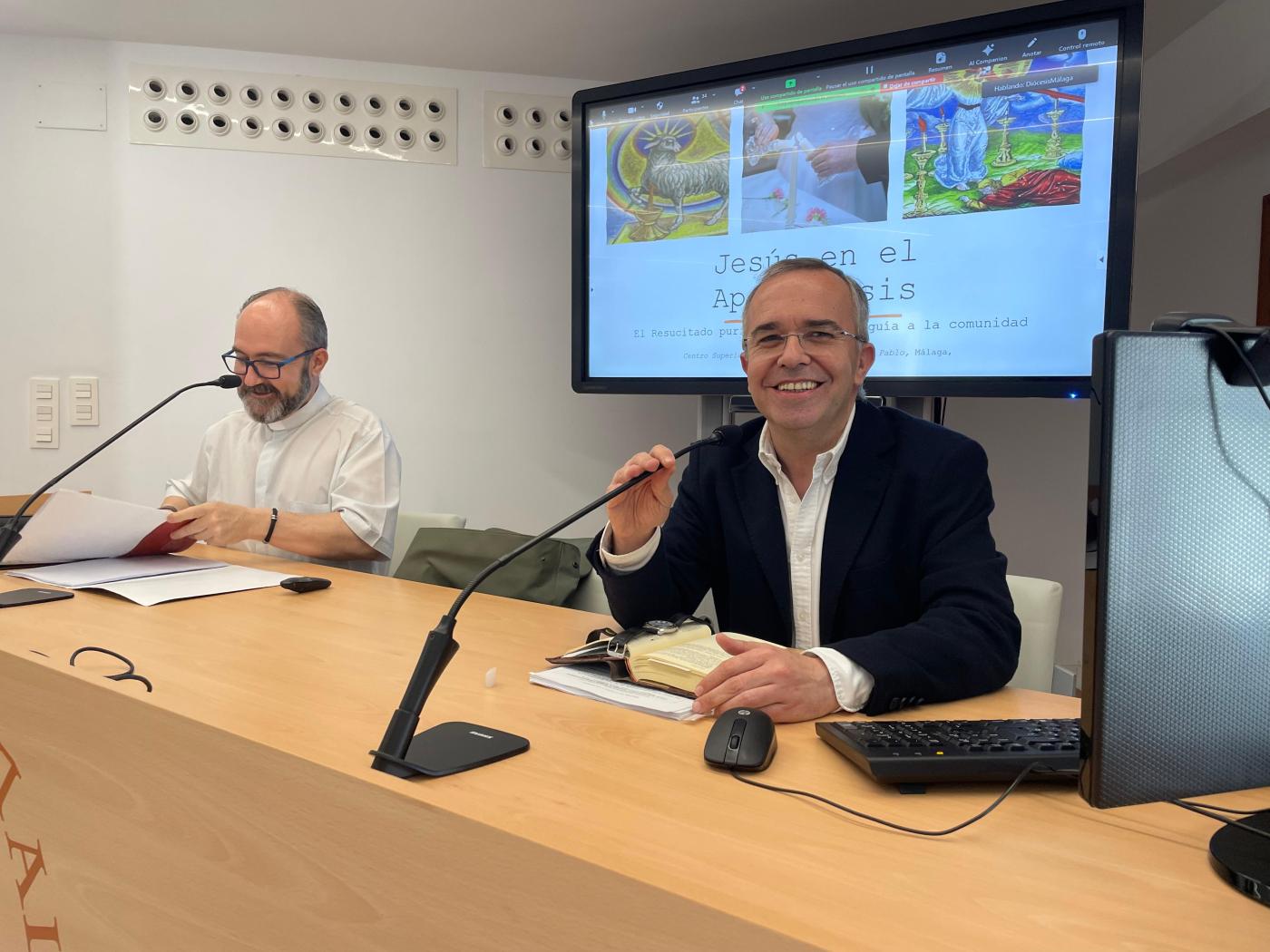 El profesor Ignacio Rojas cierra el curso del CESET que invitaba a fijar los ojos en Jesús