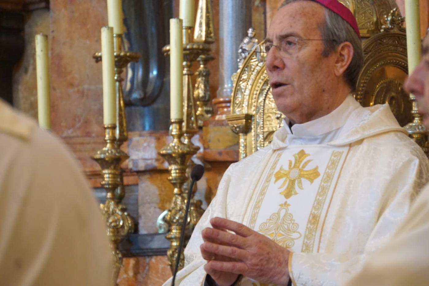 Bendición de las rosas en la fiesta de Santa Rita de Casia en la iglesia de San Agustín