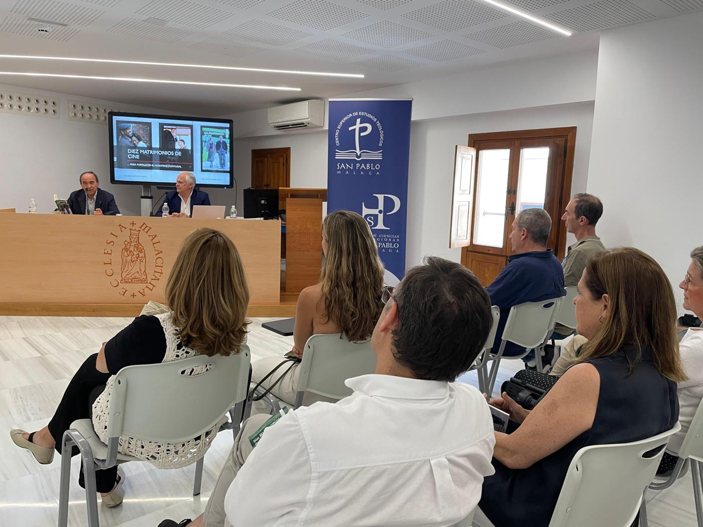 El delegado de Pastoral Familiar presentó su nuevo libro 'Diez matrimonios de cine'