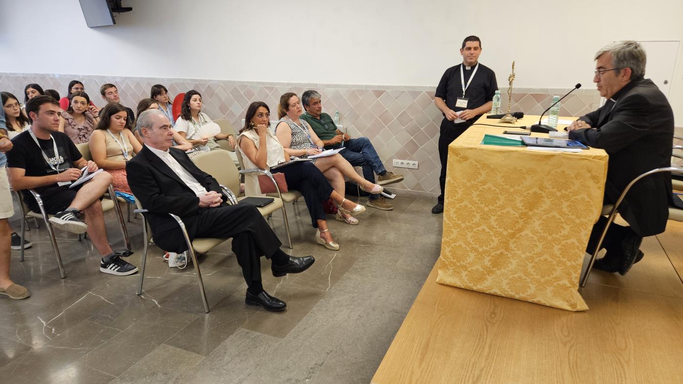 Conferencia de Mons. Luis Argüello, presidente de la CEE, en Casa Diocesana Málaga