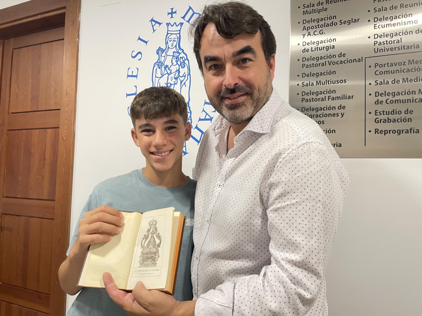 Un devocionario de la Virgen de la Victoria con historia