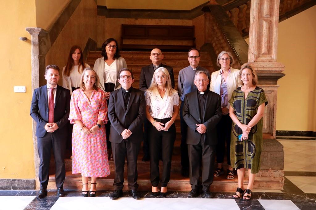 Participantes en el primer encuentro de la Comisi&oacute;n Mixta Junta e Iglesia Cat&oacute;lica