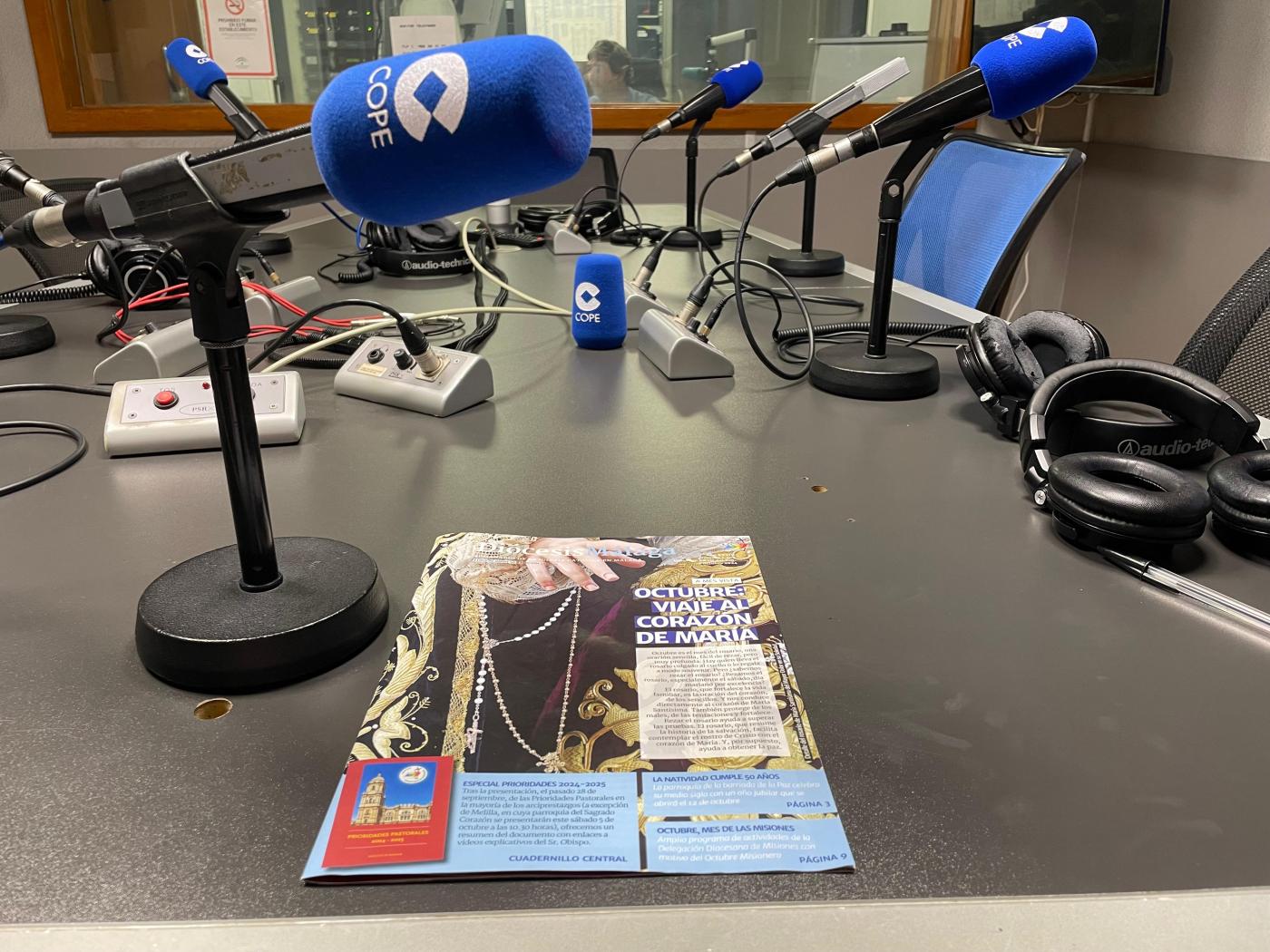 Málaga ciudad compasiva, la presidenta de Manos Unidas, el seminarista José Ignacio y el hermano mayor de la Divina Pastora, en El Espejo