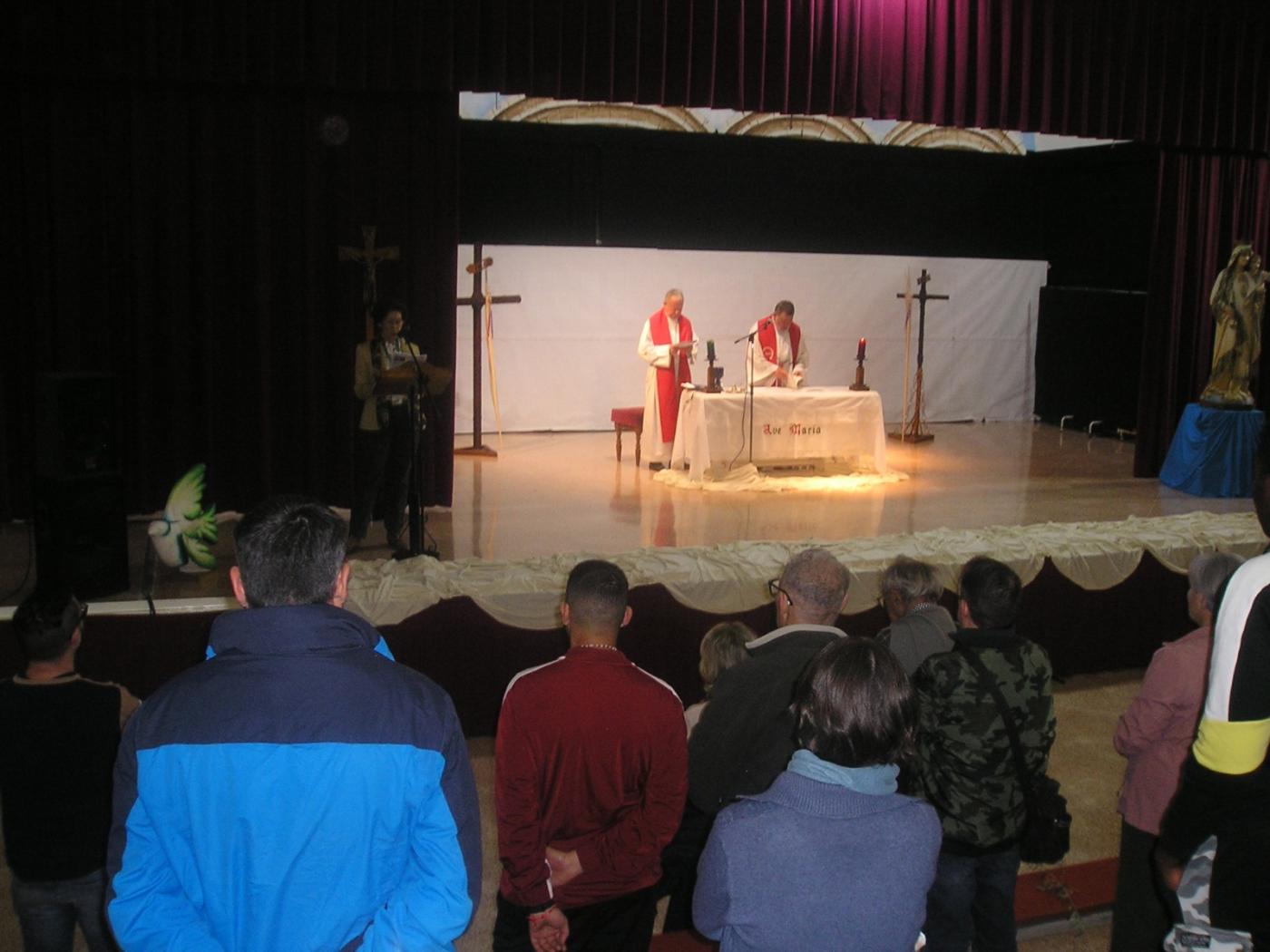 Cristo, junto a las personas privadas de libertad