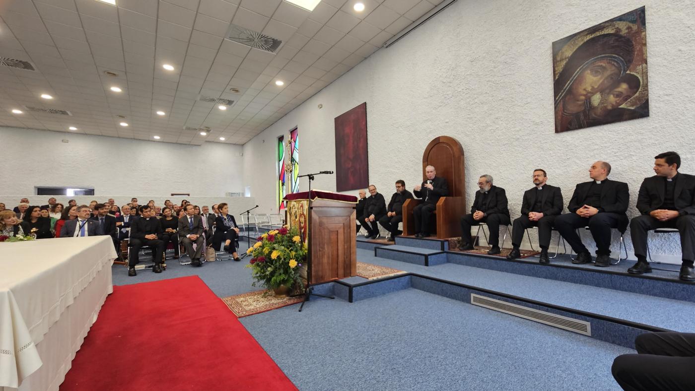 Mons. Catal&aacute; durante el encuentro que mantuvo con los participantes en la convivencia de catequistas del Camino Neocatecumenal celebrada en Loja