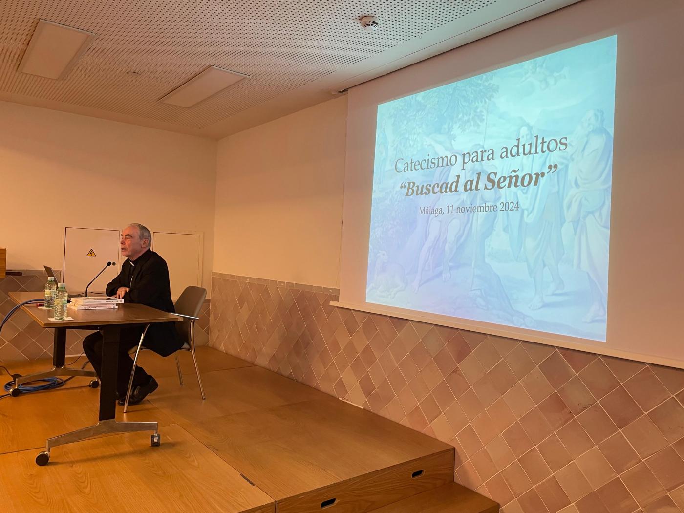 Laicos y clero profundizaron en la oración y el catecumenado