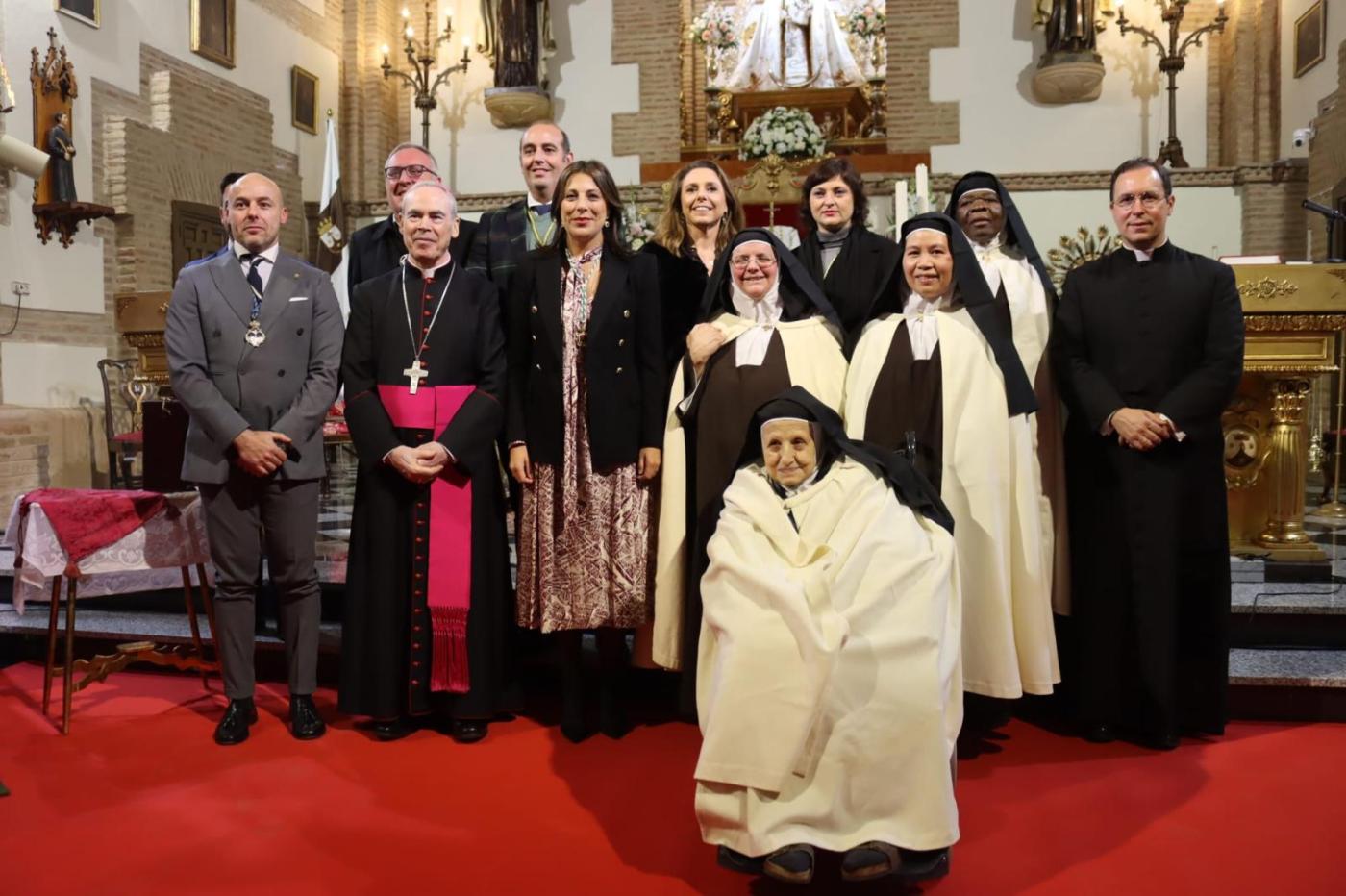 Entrega de la medalla de la Ciudad de Ronda a las Carmelitas Descalzas. FOTO: AYUNTAMIENTO DE RONDA