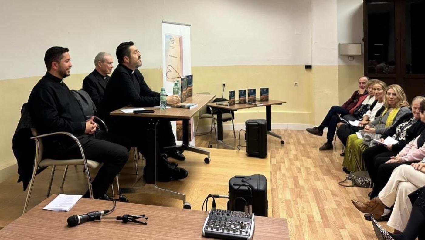 Momento de la presentación del segundo libro de José López Solórzano