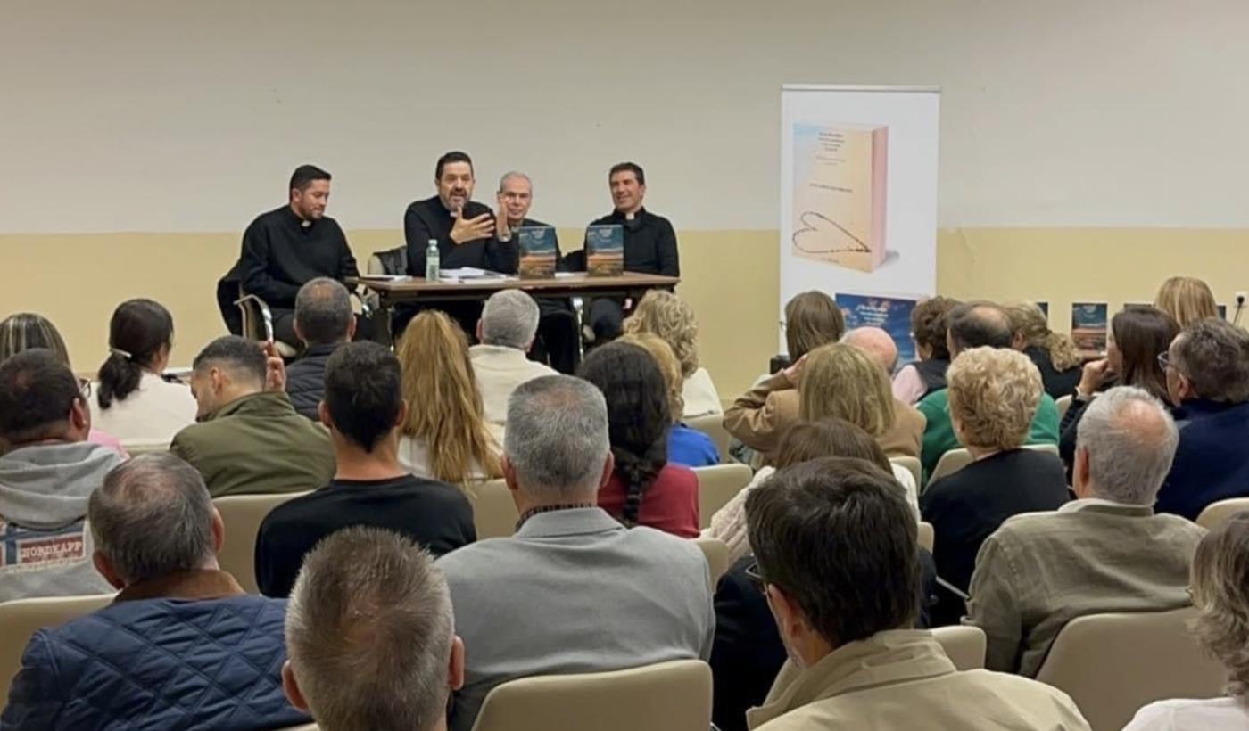 El sacerdote diocesano José López presenta este sábado “De la Palabra, con mis palabras, a tu corazón”