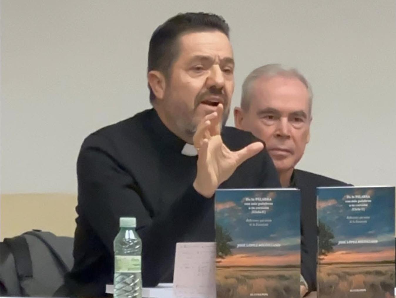 Momento de la presentación del segundo libro de José López Solórzano