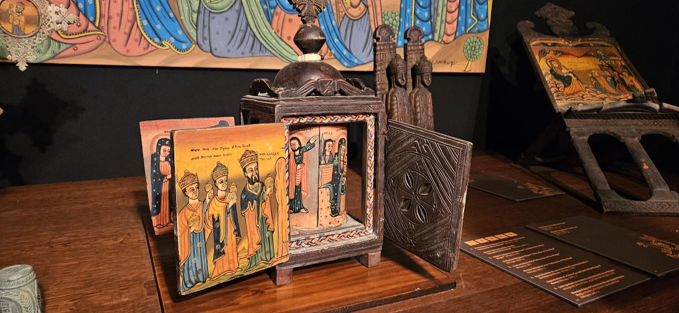 Pieza de arte copto que se exhibe en la exposici&oacute;n Tesoros de los Magos