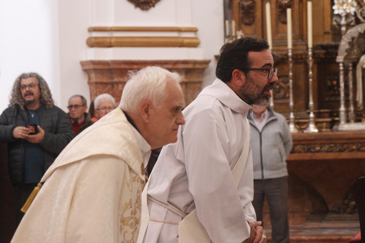 Oración previa, en la parroquia de los Santos Mártires, del arciprestazgo de San Cayetano antes de peregrinar a la Catedral por el Jubileo 2025