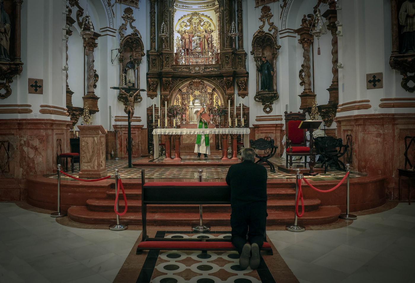 El arciprestazgo de San Cayetano peregrina a la Catedral por el Jubileo