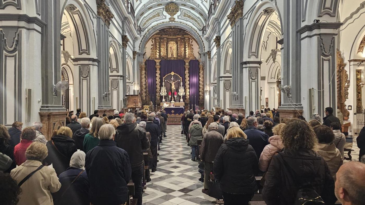Seis arciprestazgos de la capital y la provincia peregrinan a la Catedral juntos