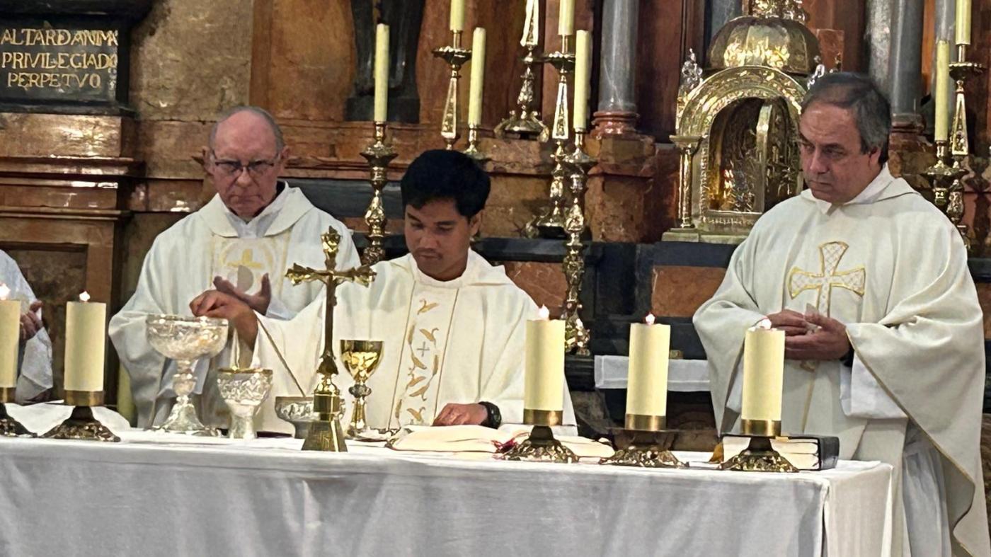 Primera Misa de Fray Glen Calaminos en la iglesia de San Agustín