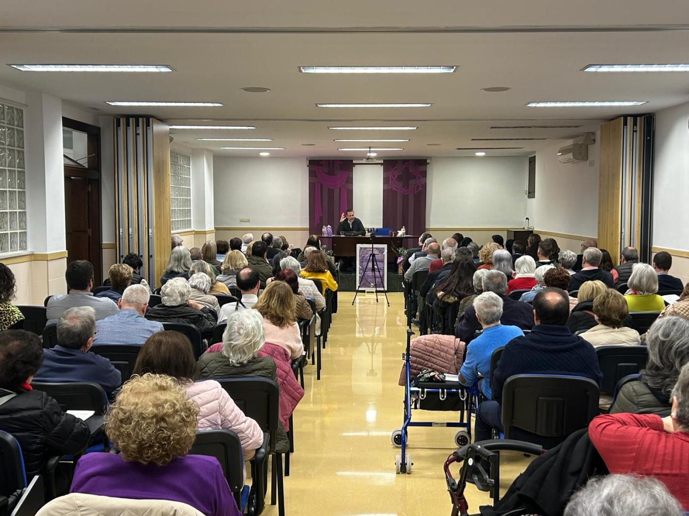 VÍDEOS. Charlas cuaresmales en la parroquia de la Amargura