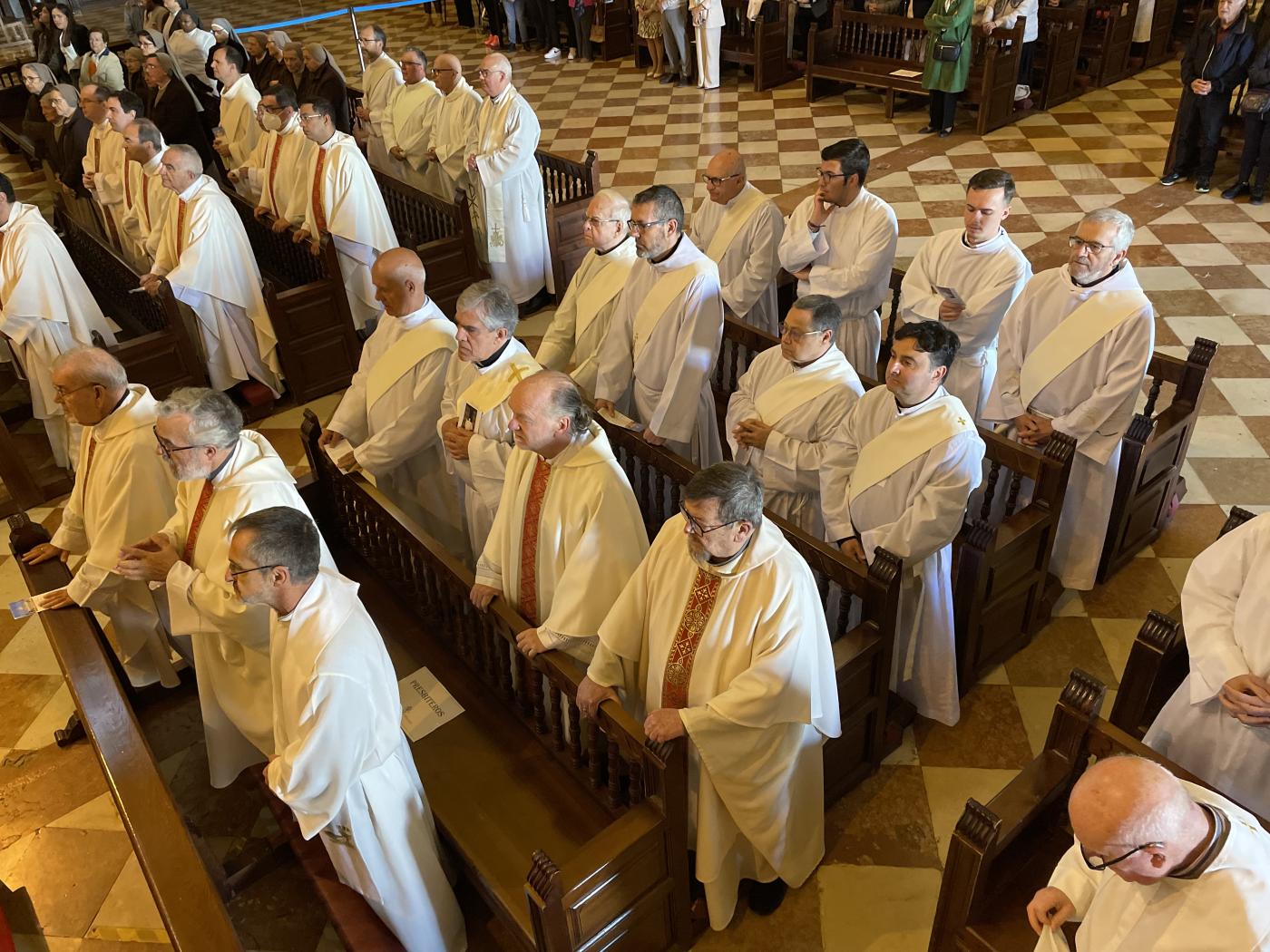 «Los sacerdotes estamos también necesitados del perdón y de la misericordia de Dios»