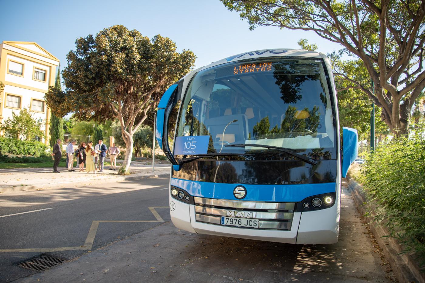 Malagueños conocen de cerca la labor de la Iglesia gracias a la Línea 105 Xtantos