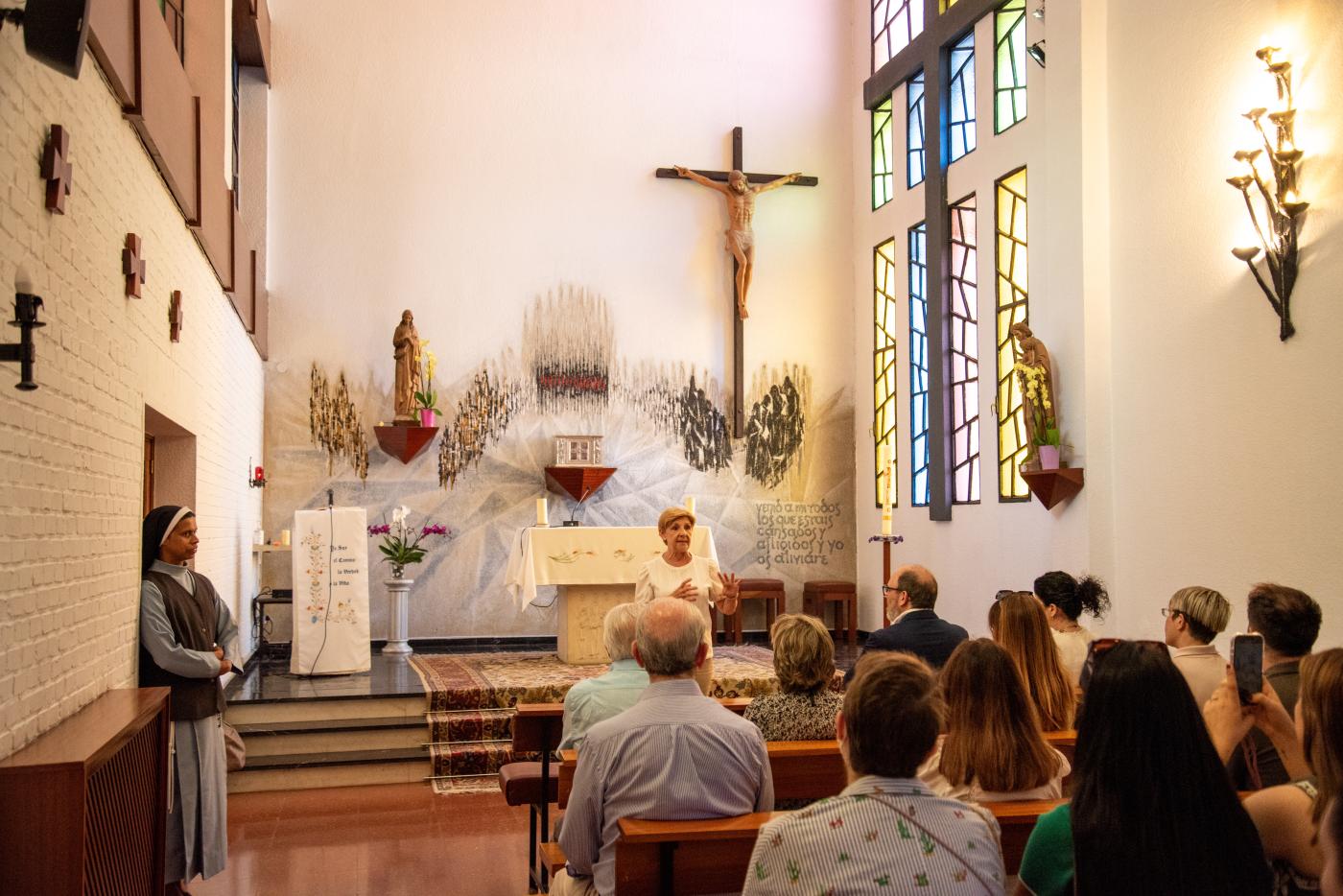 Parada de la Línea 105 en el Cotolengo