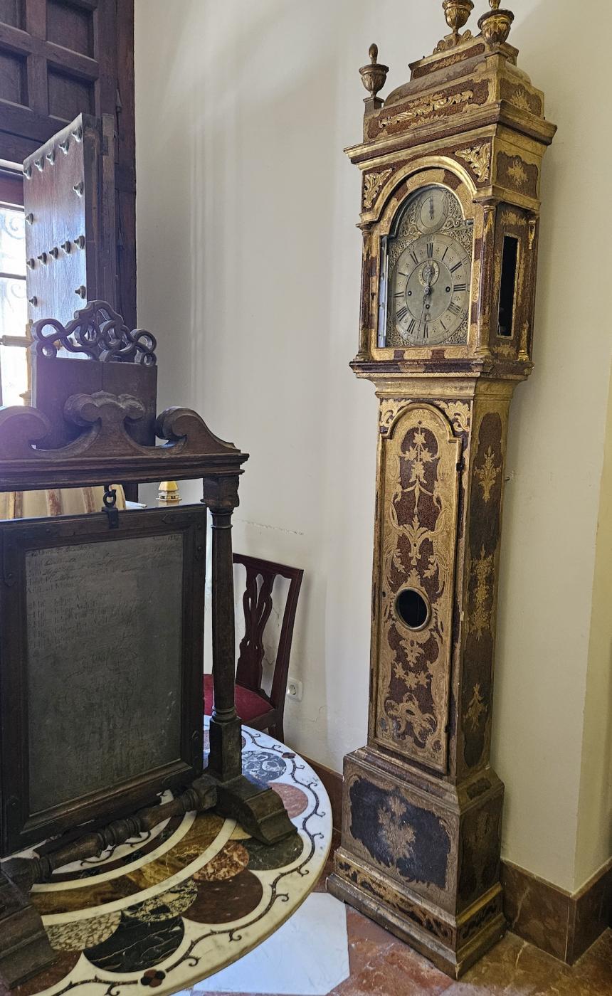 Reloj del reputado relojero Henry Thornton, miembro de la London Clockmakers Company, en la sala capitular de la Catedral de Málaga