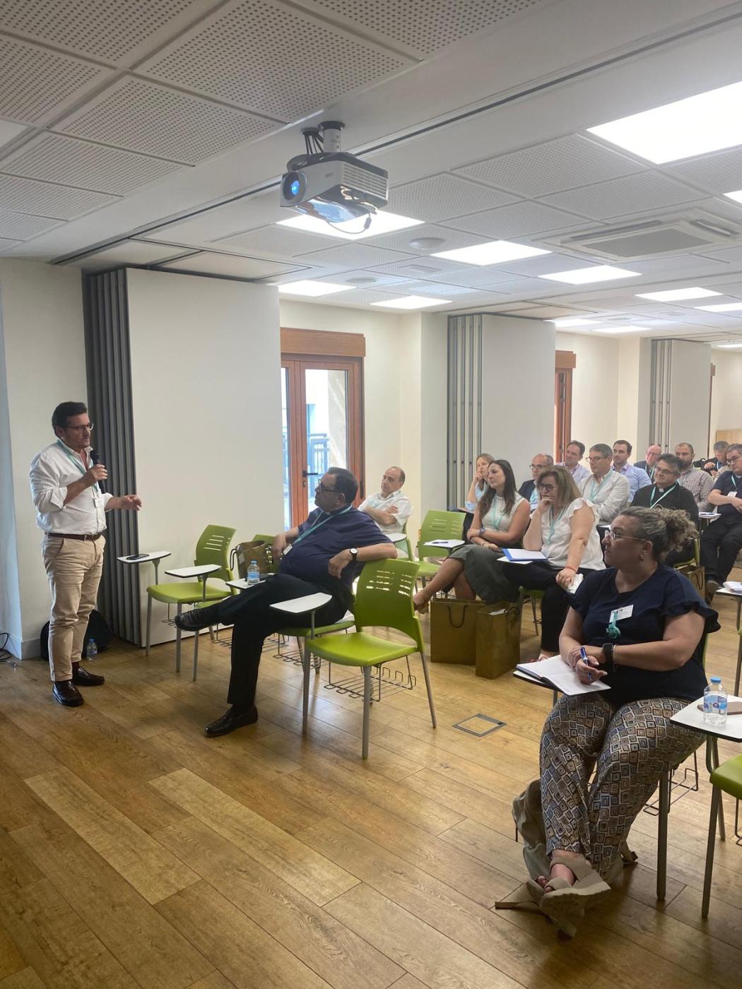 Eduardo Pastor durante el taller de la VI Reuni&oacute;n de responsables de econom&iacute;a de la CEE