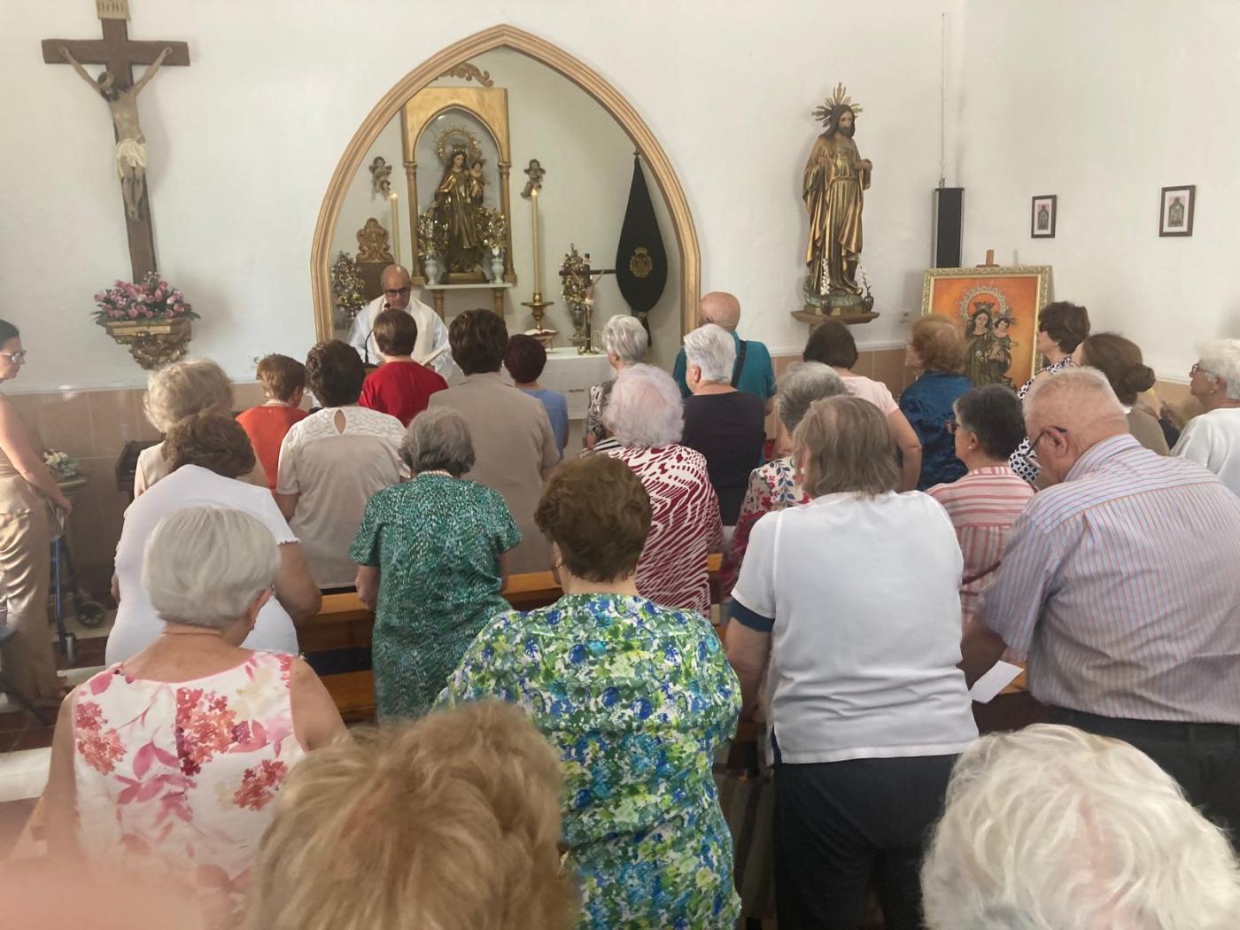 Misa en la capilla del Carmen del Puerto de la Torre con las maestras rurales