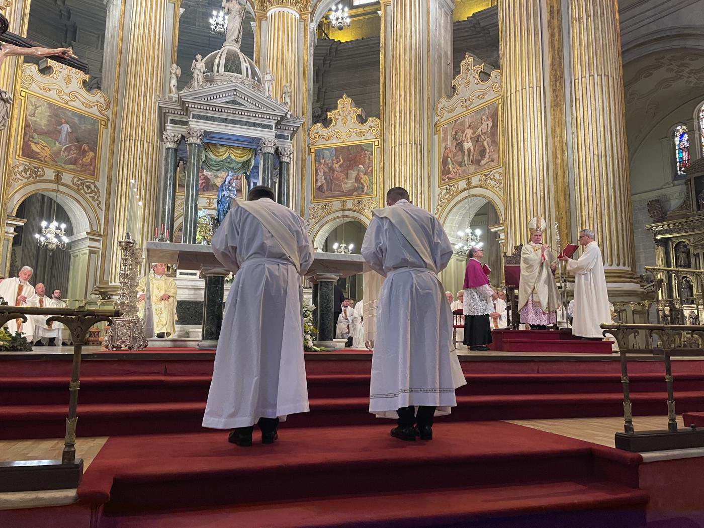 Ordenación sacerdotal de Antonio del Río y José Ignacio Postigo en la Catedral de Málaga // E. LLAMAS