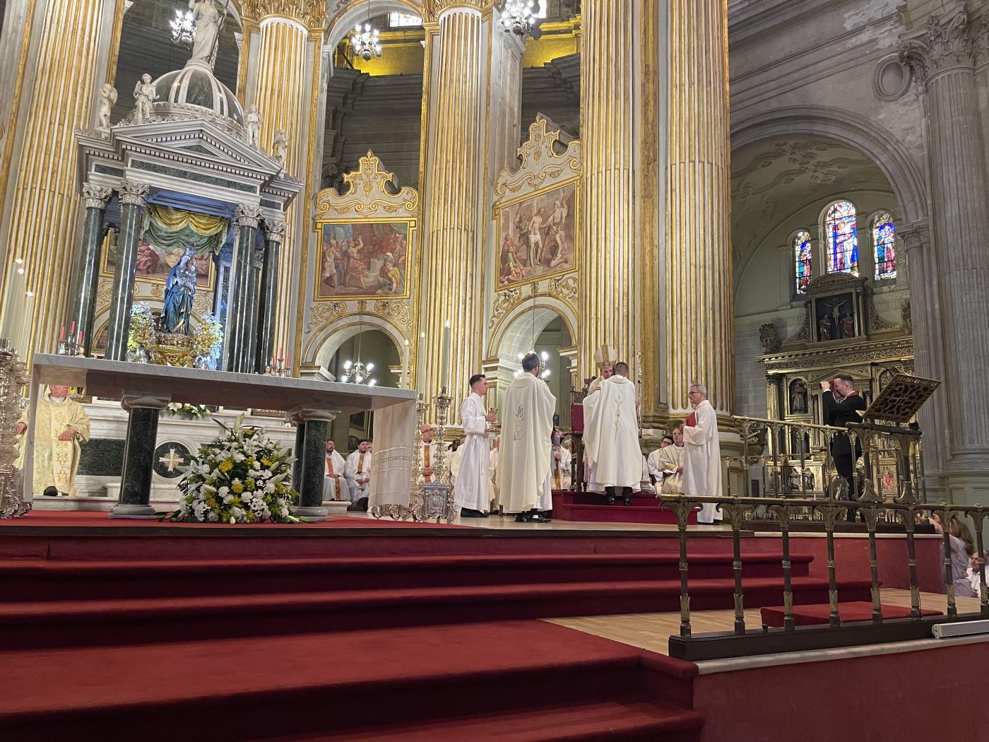 Ordenación sacerdotal de Antonio del Río y José Ignacio Postigo en la Catedral de Málaga // E. LLAMAS