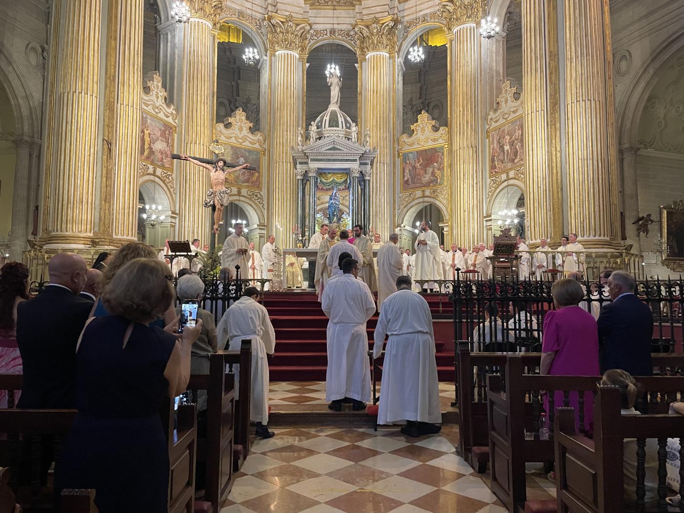 Ordenación sacerdotal de Antonio del Río y José Ignacio Postigo en la Catedral de Málaga // E. LLAMAS